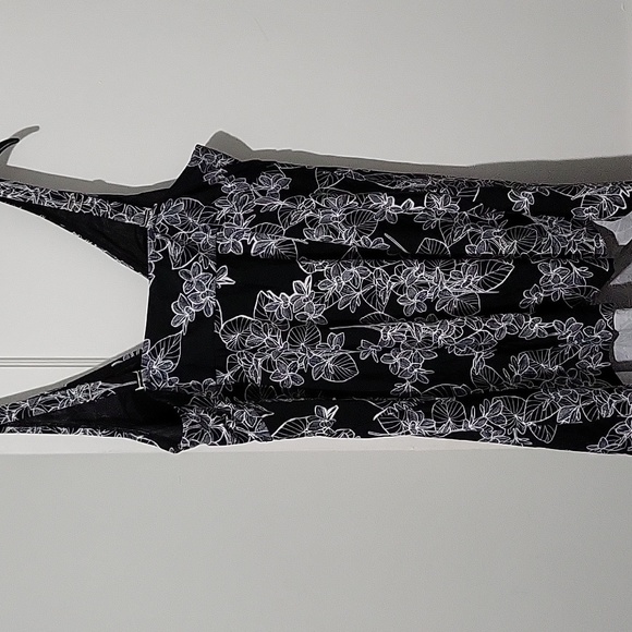 Bathing suit - Picture 2 of 2